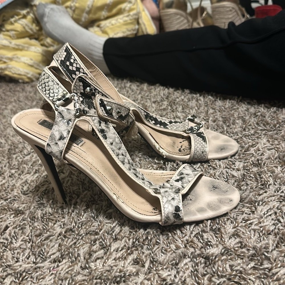 Heels - Picture 3 of 3